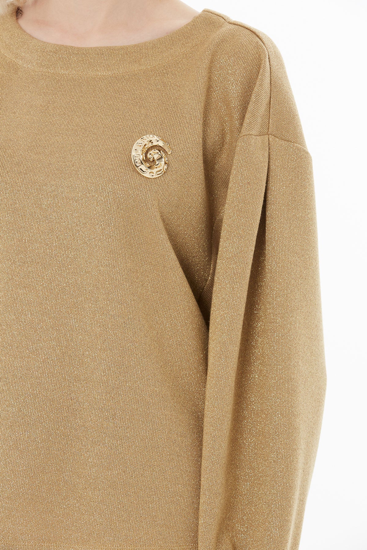 Beige Set with Brooch Detail