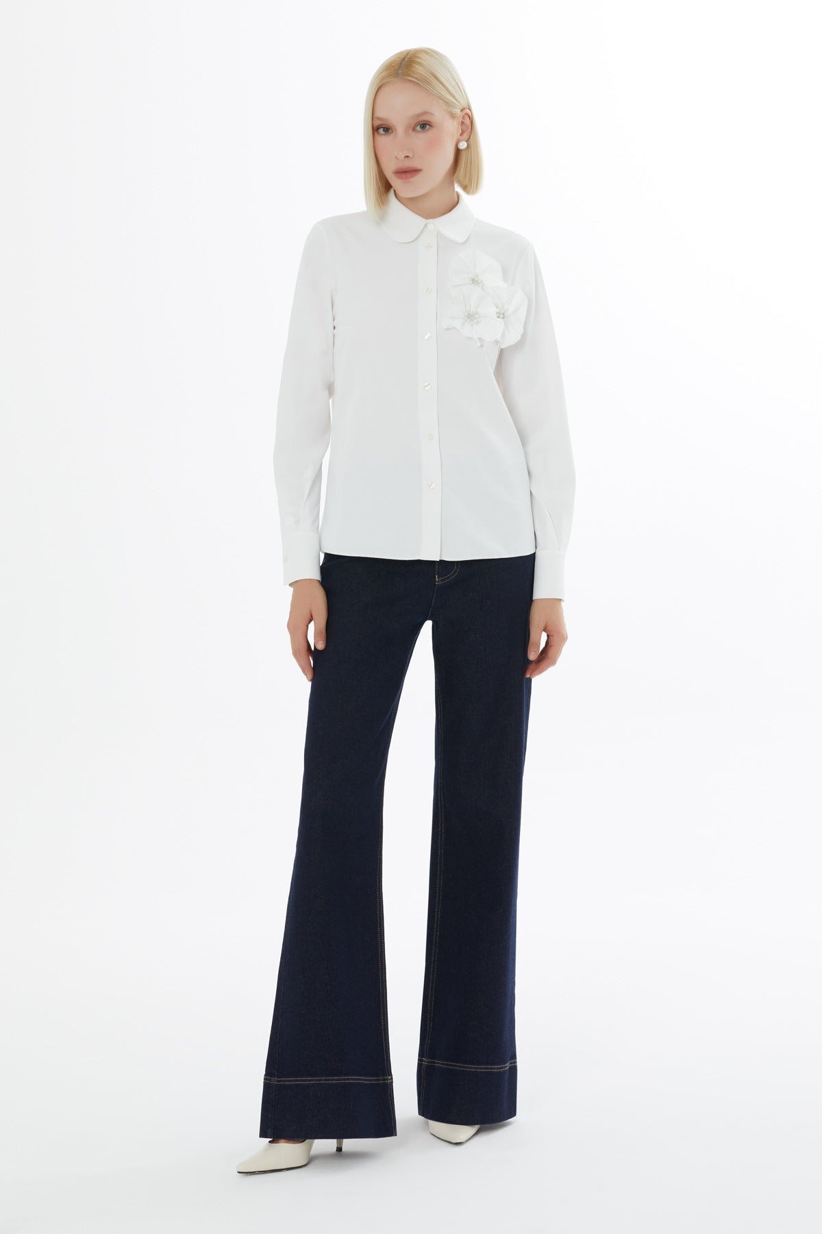 Ecru Rose-Accessory Shirt