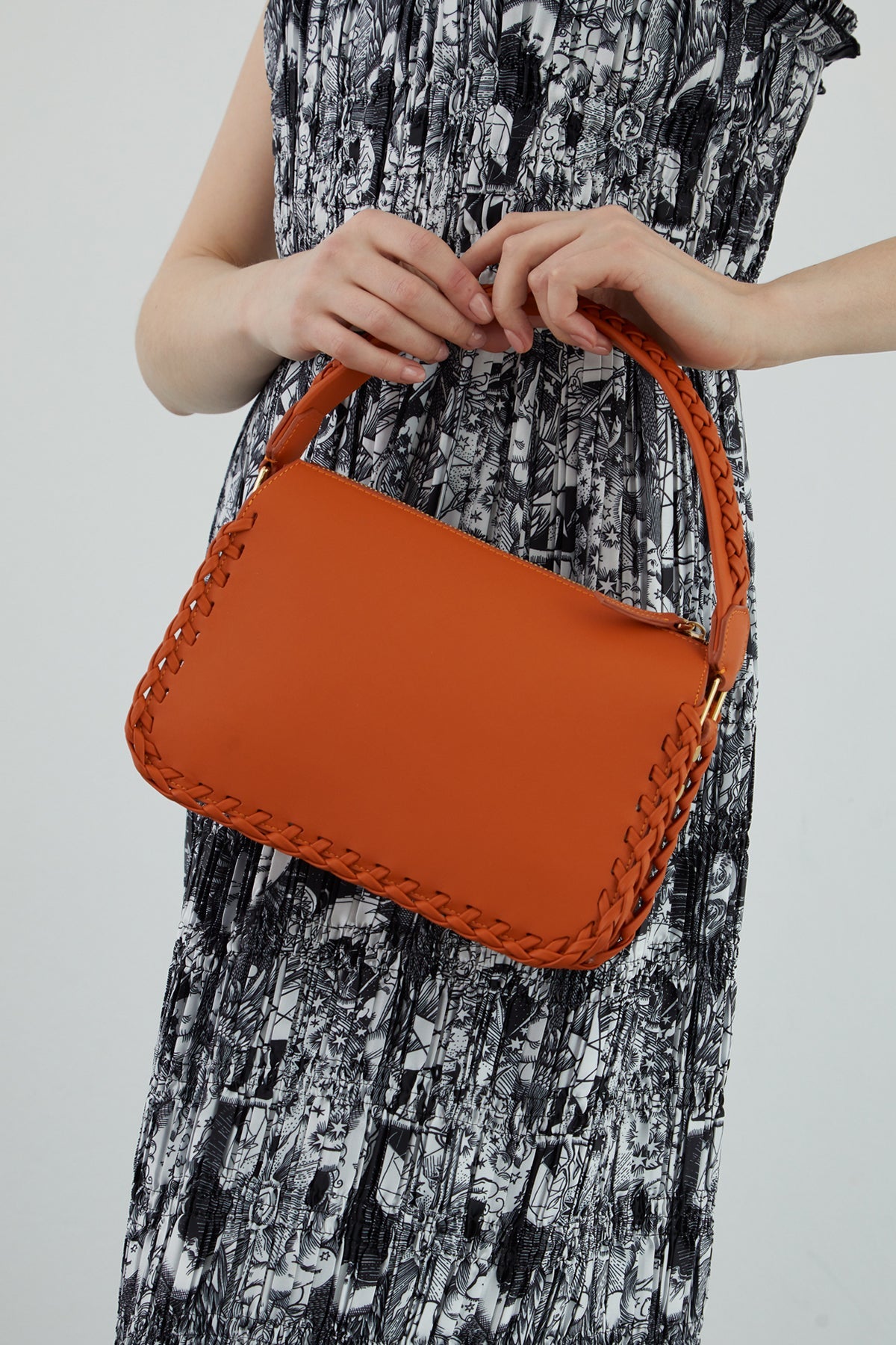 Woven Detail Leather Hbag