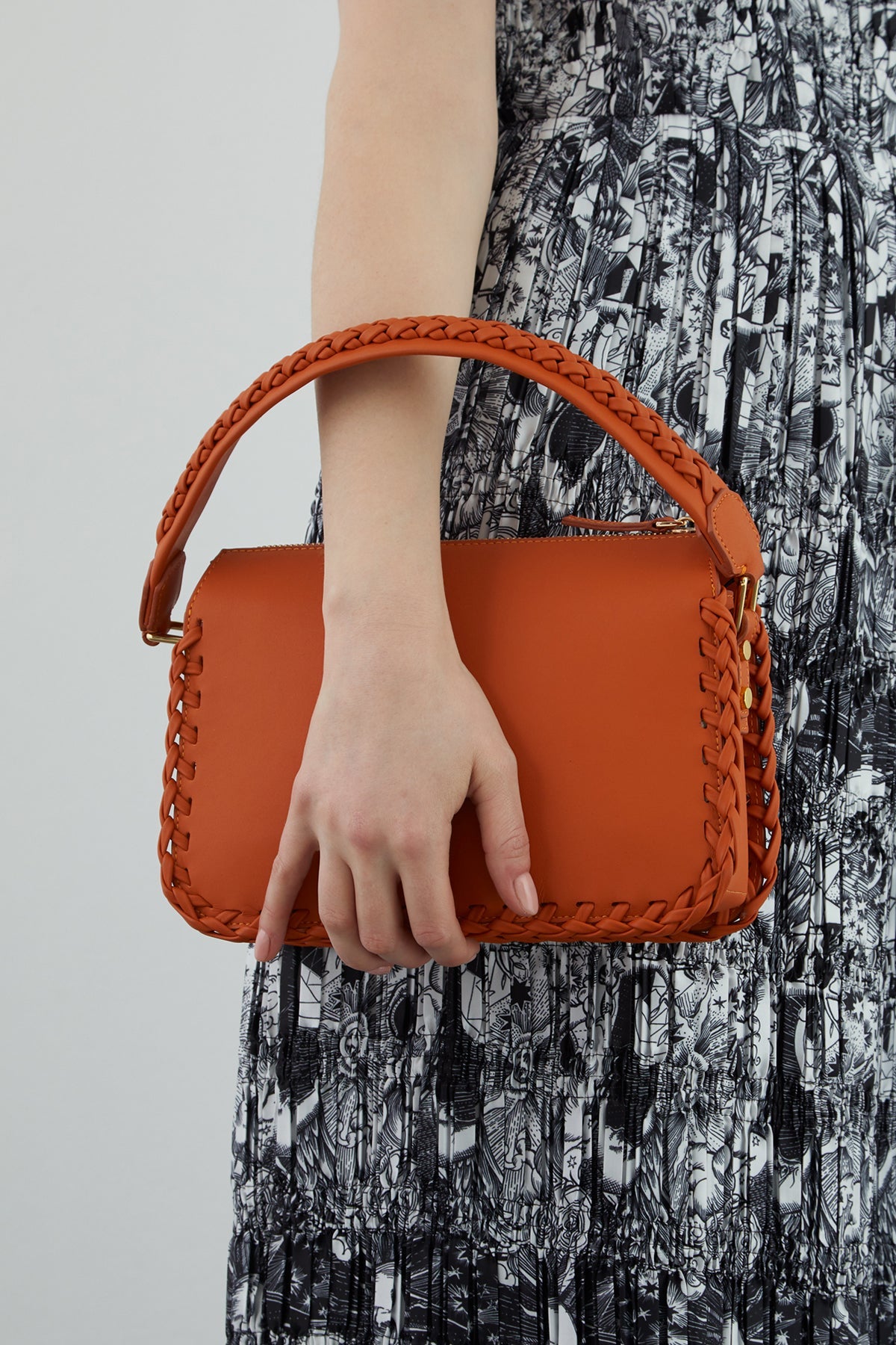 Woven Detail Leather Hbag