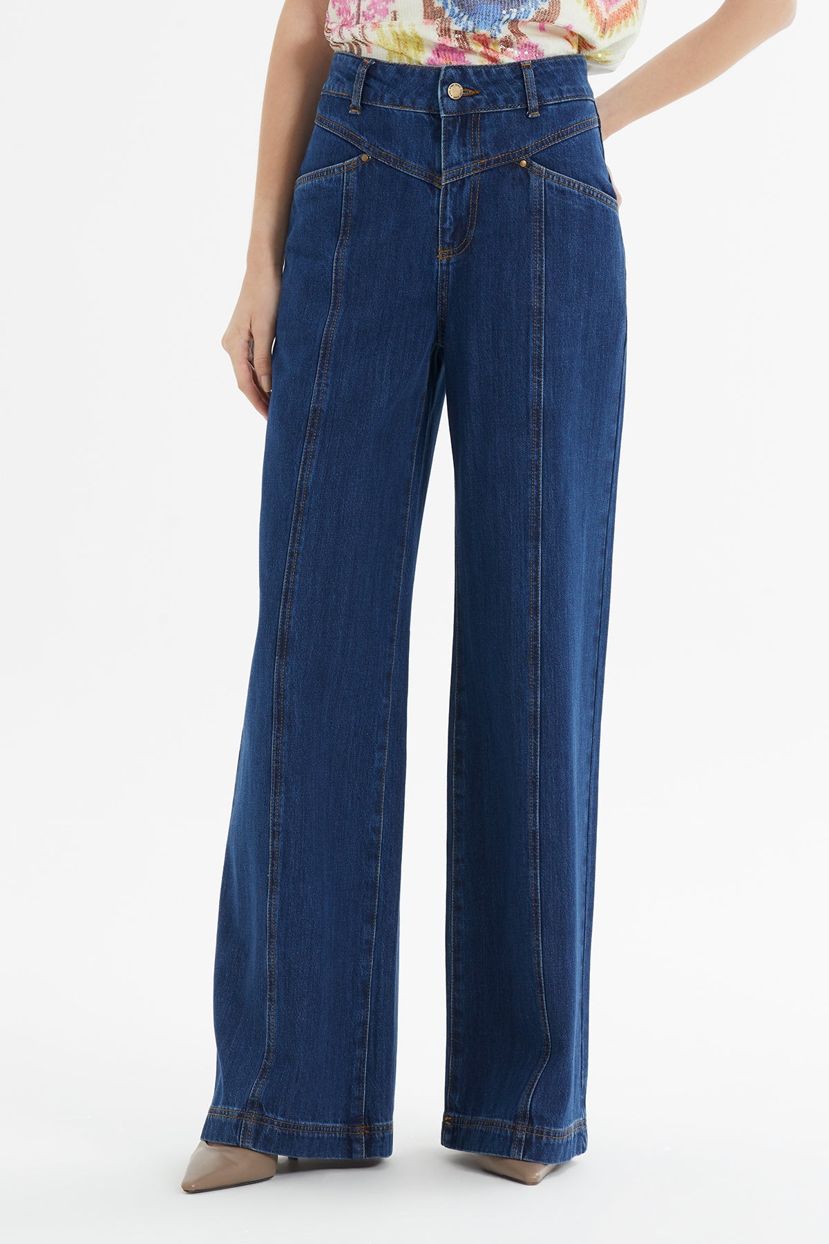 Rivet Contrast-Stitch Wide-Leg Jeans