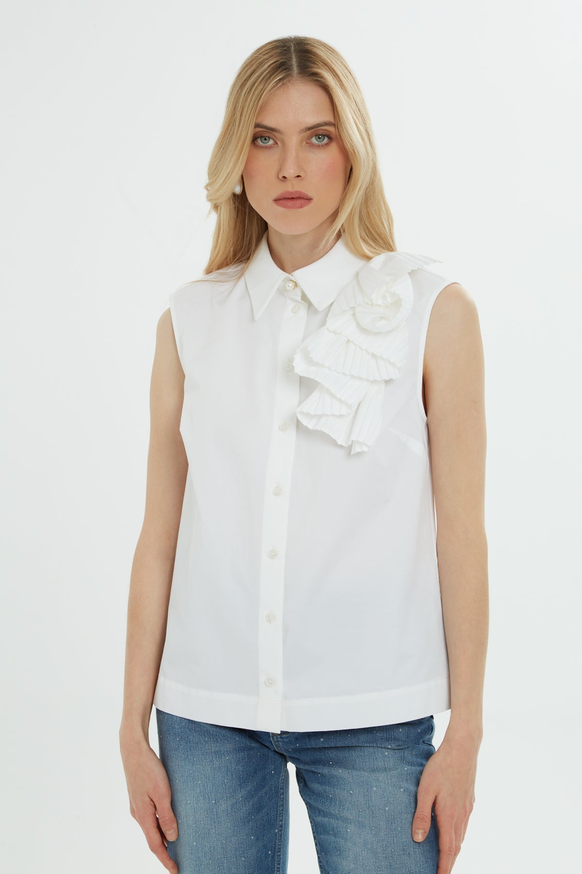 White Accessory-Collar Cotton Shirt