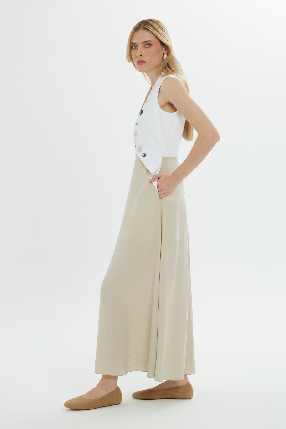 White V-Neck Sleeveless Maxi Dress