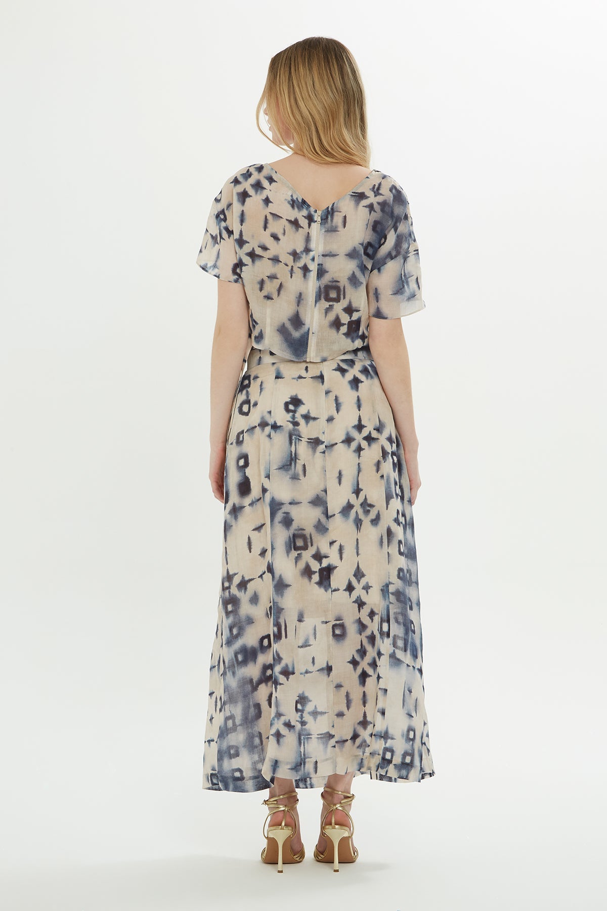 Patterned Slit-Detail Midi Skirt