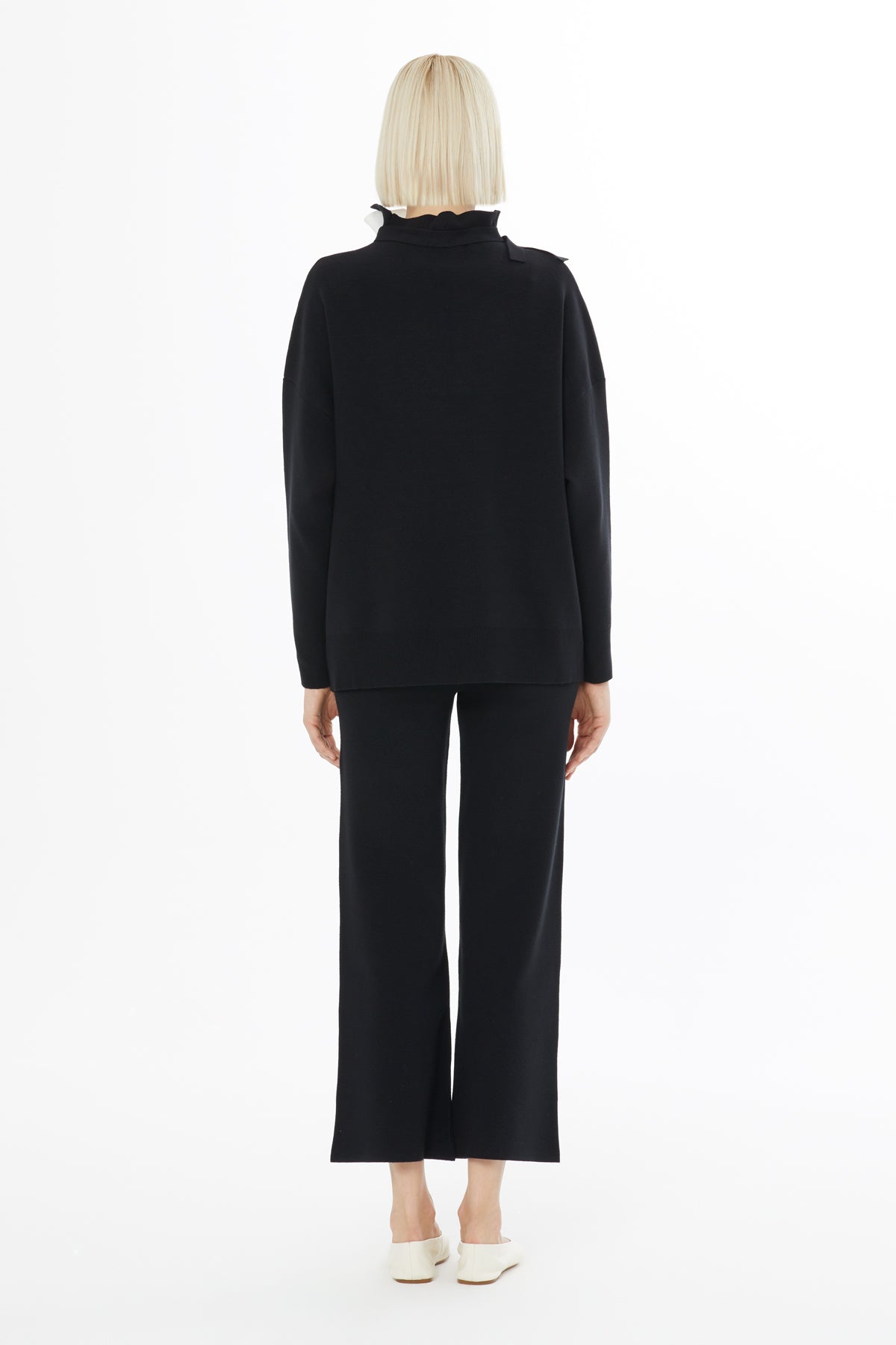 Floral Detail Long-Sleeve Knit Blouse in Black