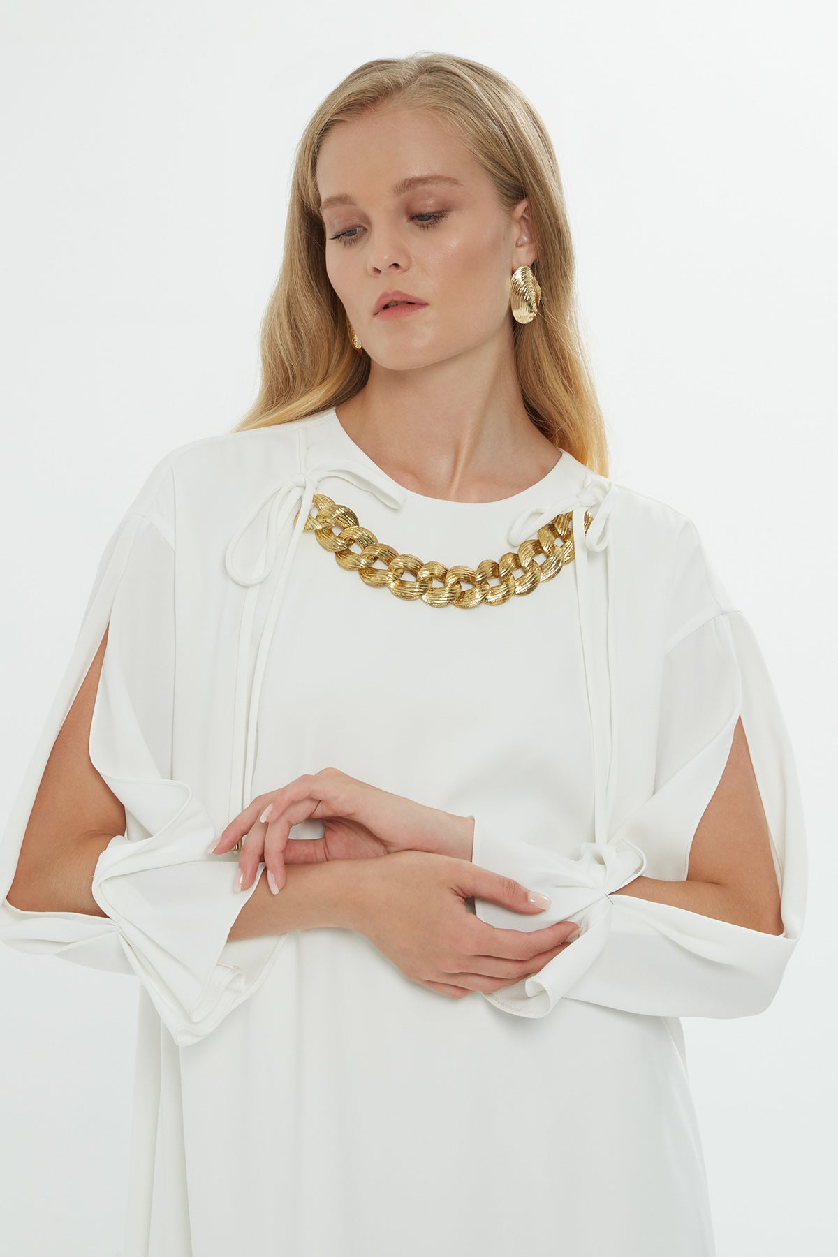 Long Ecru Women's Dress with Chain-Detail Collar and Lace-Up Sleeves N