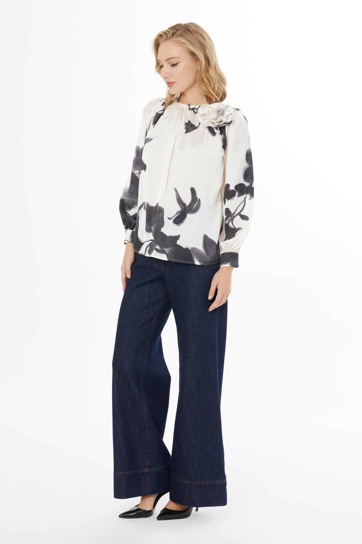 Printed Lace-Up Collar Blouse