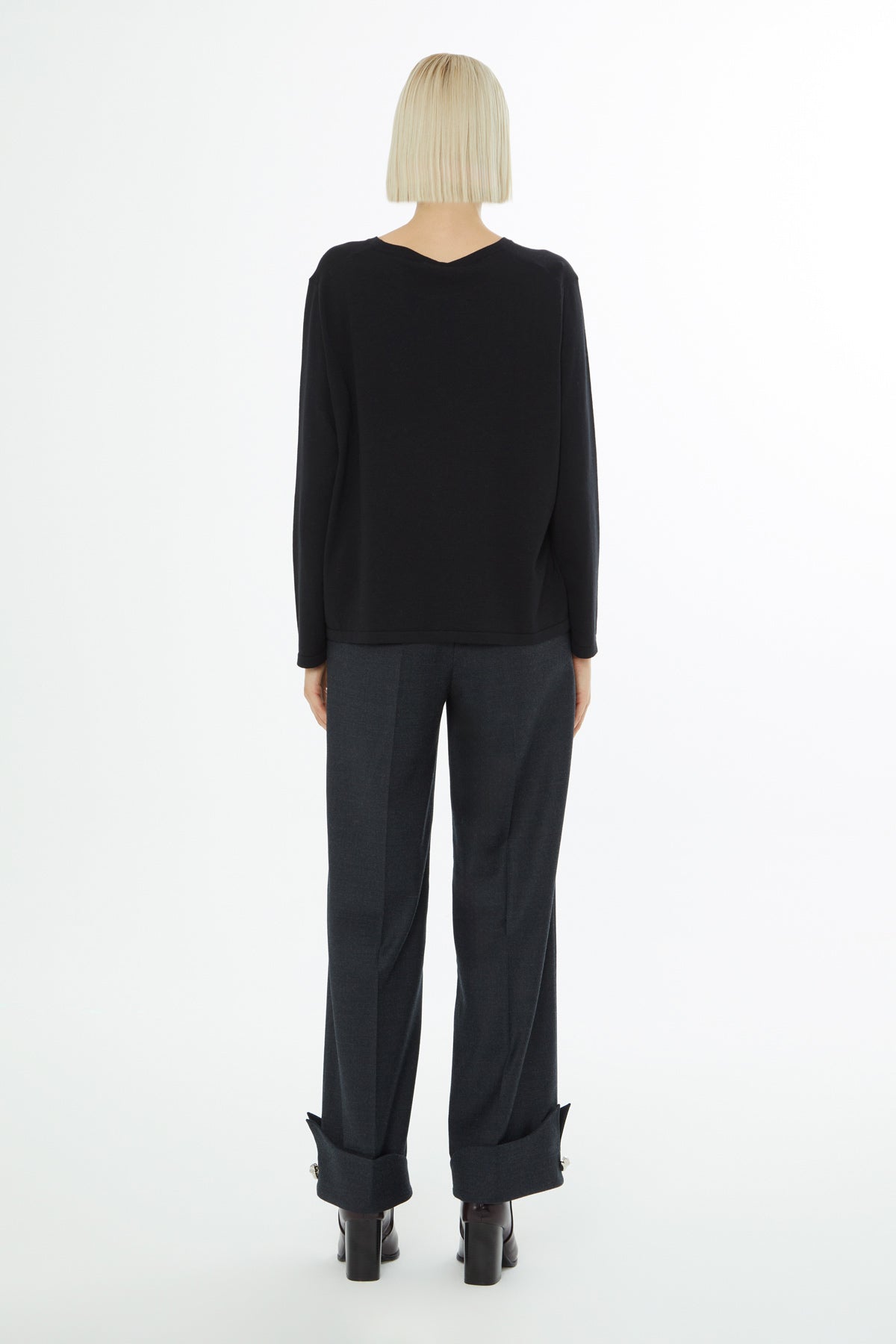 Black Long-Sleeve Plain Knit Blouse