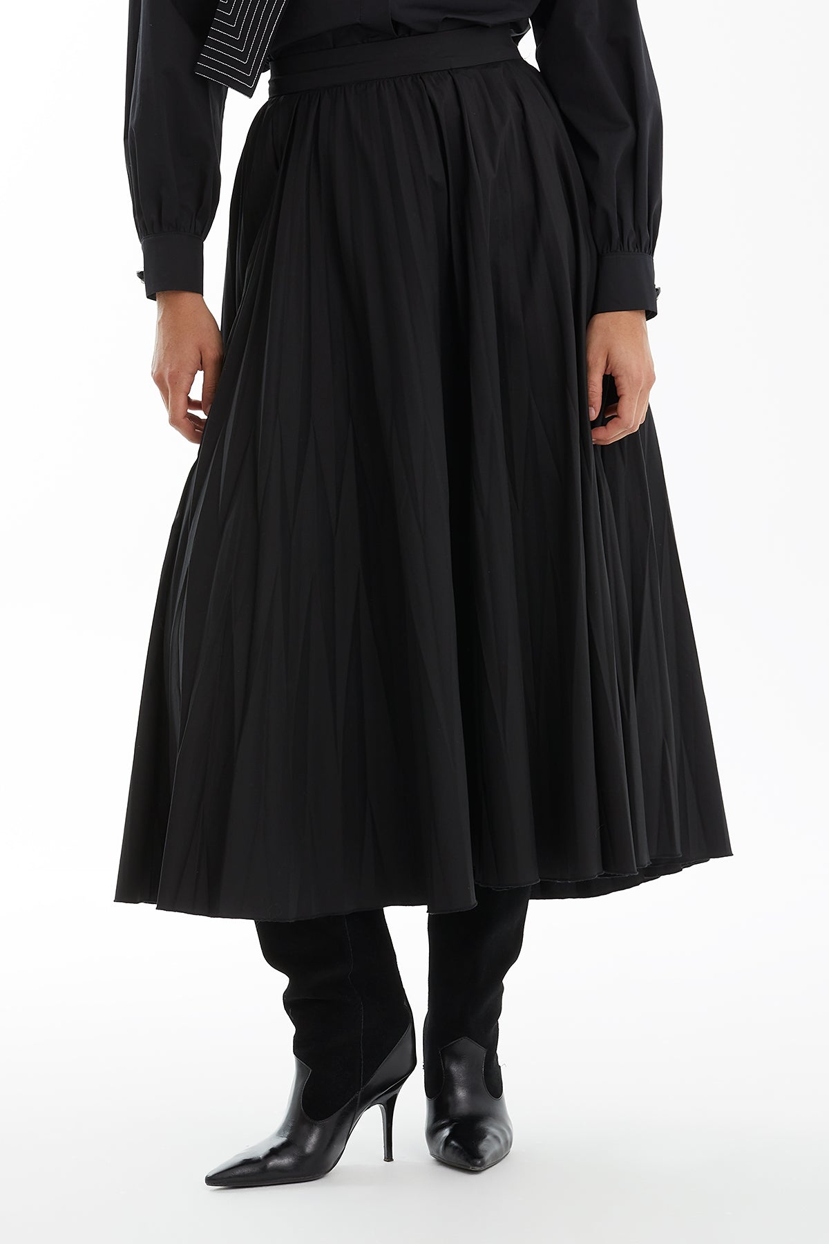 Black Pleated Long Skirt