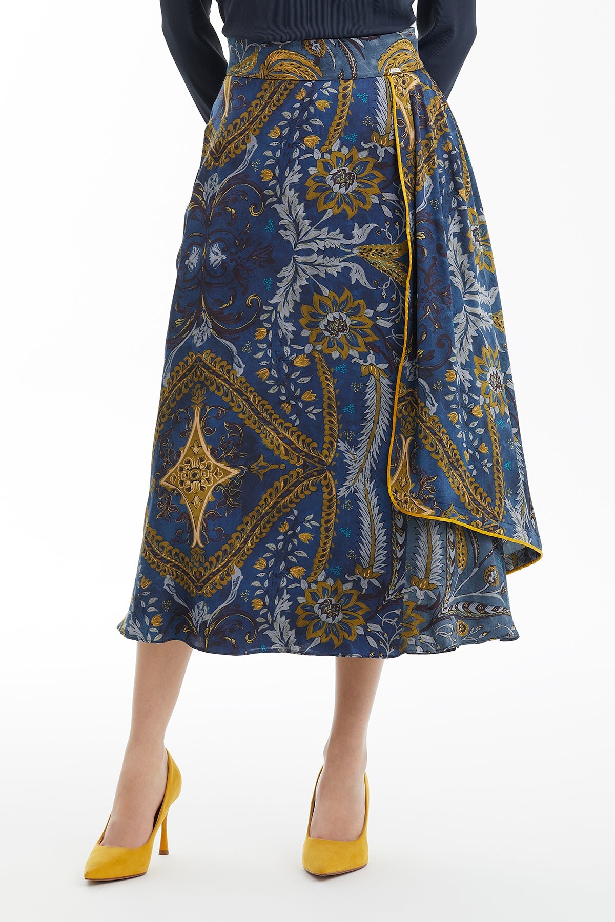 Piped Detail Patterned Skirt