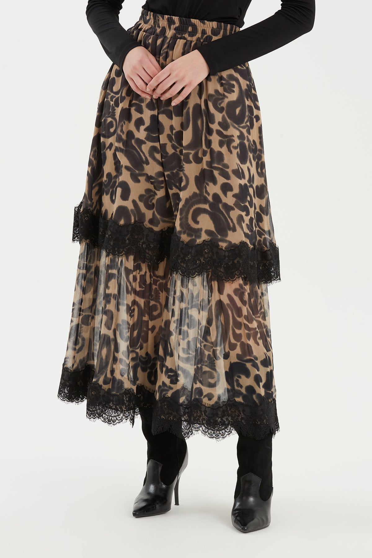 Leopard Print Skirt with Lace Detail