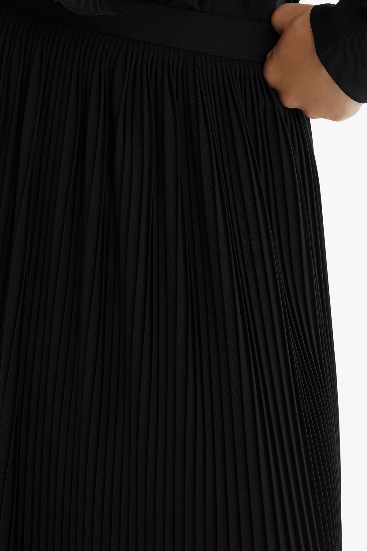 Black Double Layer Pleated Skirt