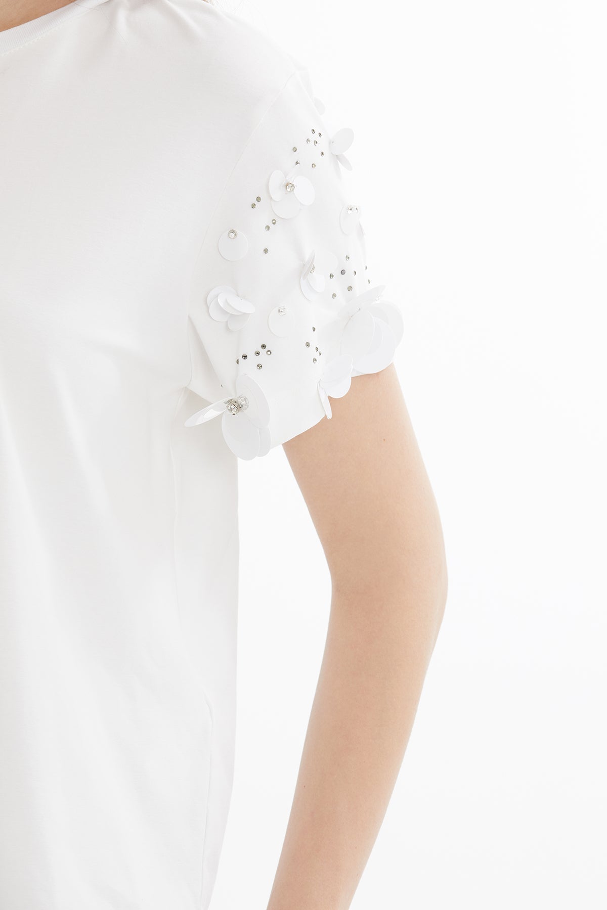 White Short-Sleeve Embroidered T-Shirt