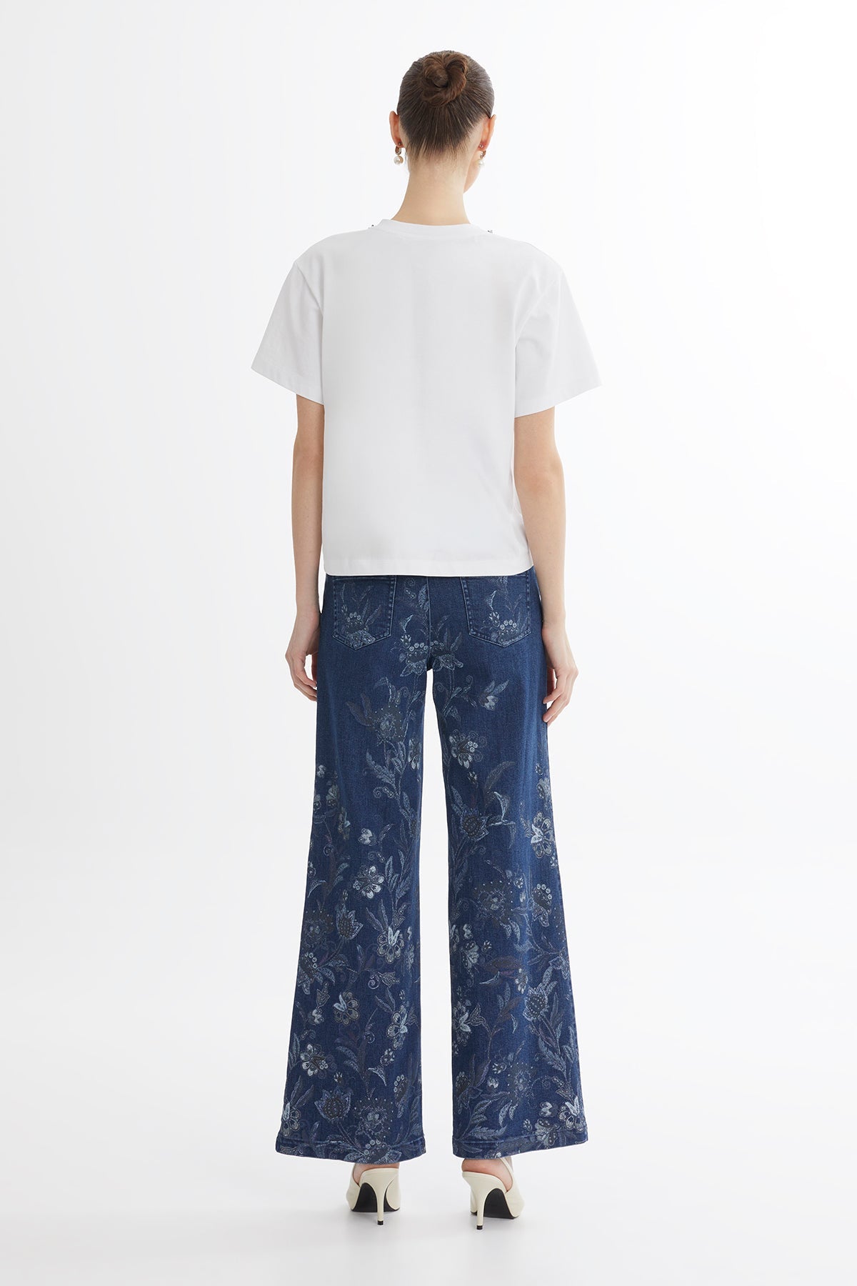 White Embroidered Collar T-Shirt