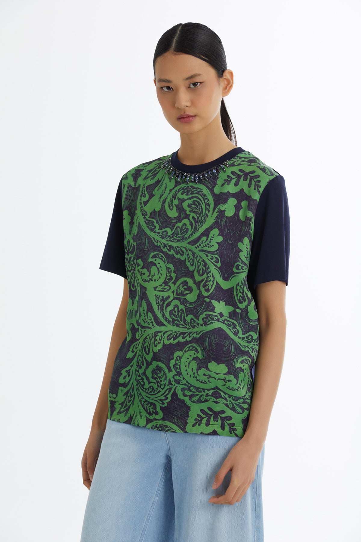 Green Necklace-Detail Printed T-Shirt